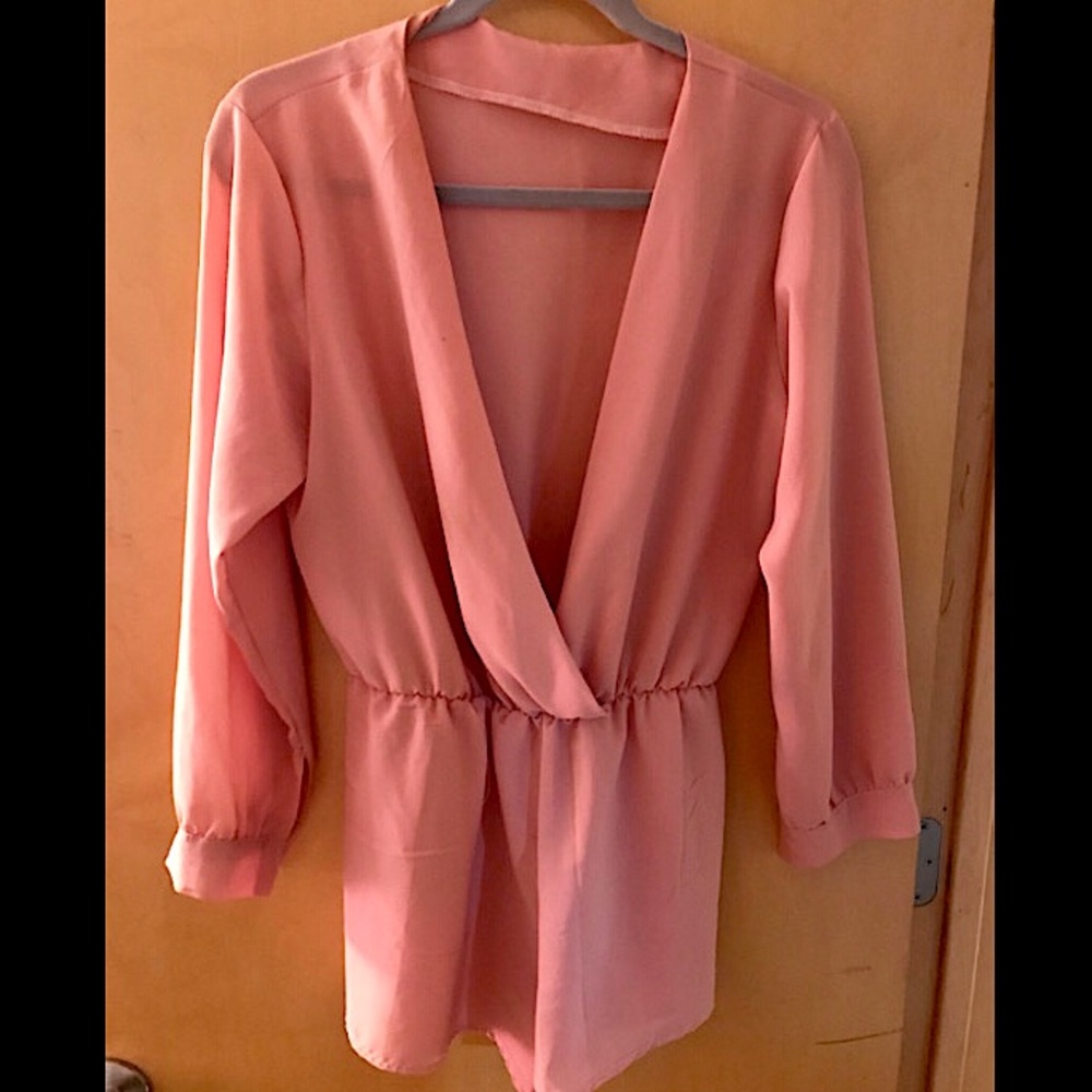 Rose / dusty pink. Long sleeve shorts romper. XS